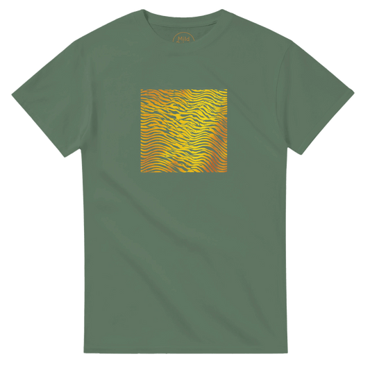 "Heatwave Lines" – Abstract Sun Pattern T-Shirt – Modern Minimalist Graphic Tee (Military Green) - MildPrint.store